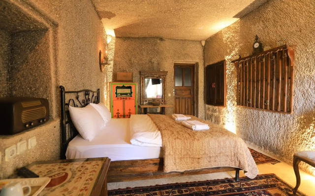 Antique Terrace Suites