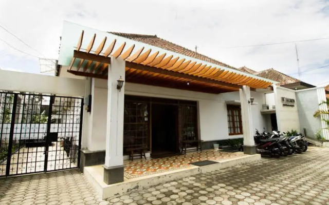 RedDoorz @ Burangrang