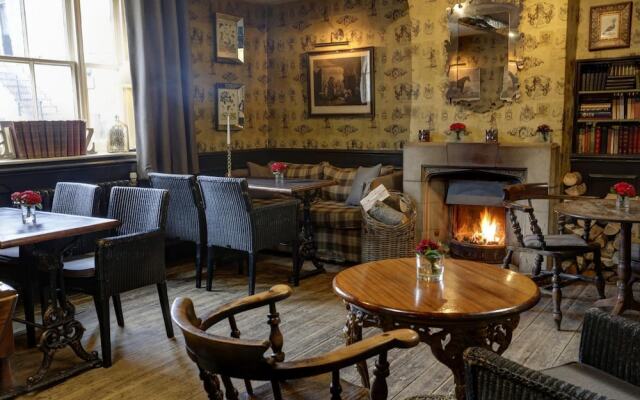 Shireburn Arms Hotel