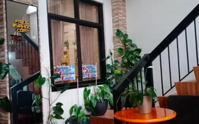 Reddoorz Hostel @ Faes Transient House