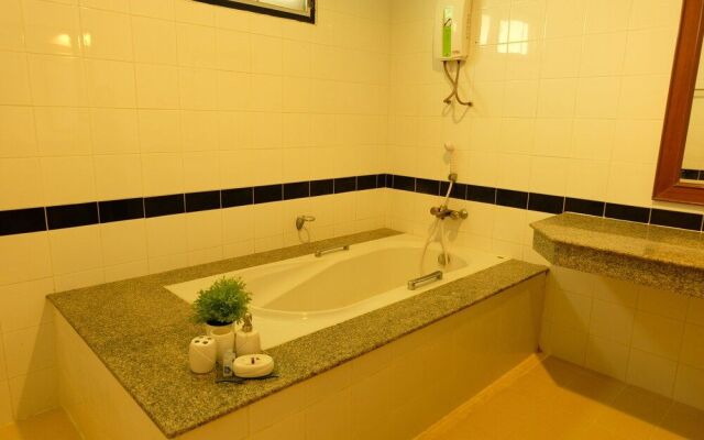 Lanta Village Resort