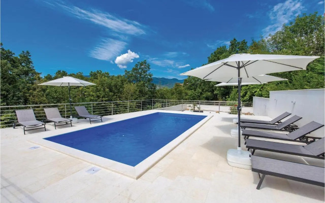 Four Bedroom Holiday Home in Kastav