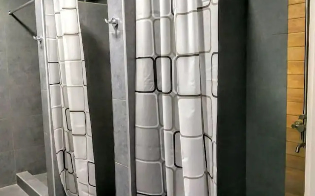 ololoFreelander work and travel Hostel