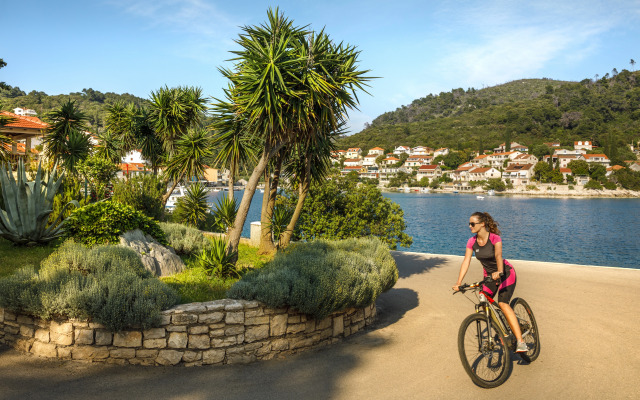 Hotel Feral – Все включено Light