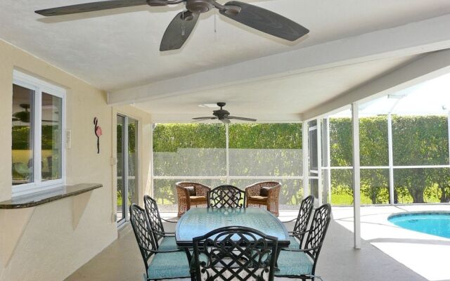 Centrally Located Pet-friendly Home With spa and Pool