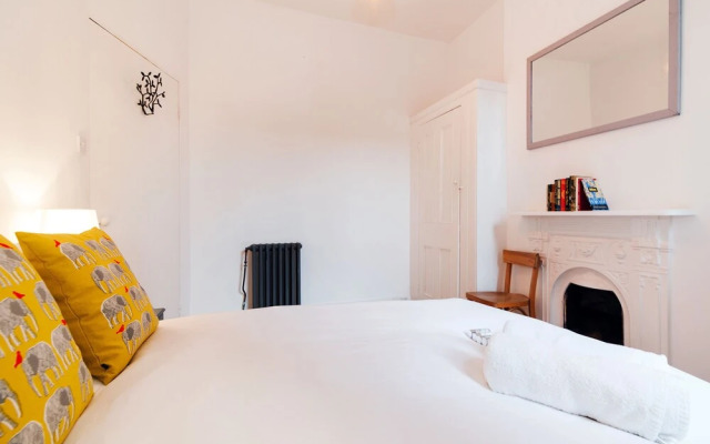 The Kensal Green Garden Apartment - GG