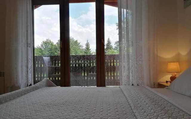 PLITVICE LAKES KONAK Daic