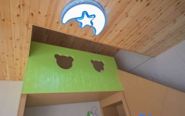 Yisu Bi'an Xiaoyuan Homestay