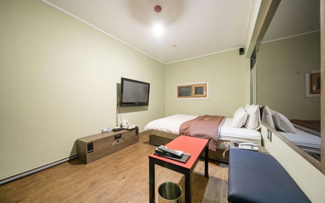 Incheon (Dongam) Red Dragonfly Hotel