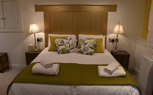 The Cheltenham, stylish 1-bed Victorian apartment