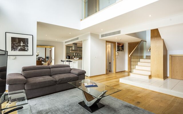 Stunning Spacious 3 Bed Apartment