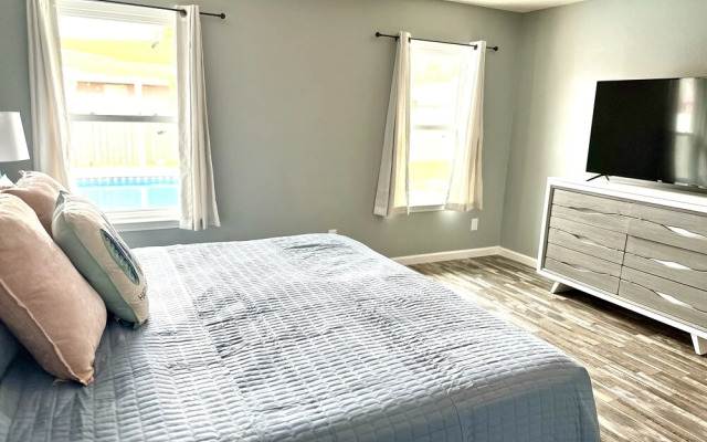 Backyard Breeze 3 Bedroom Home by RedAwning