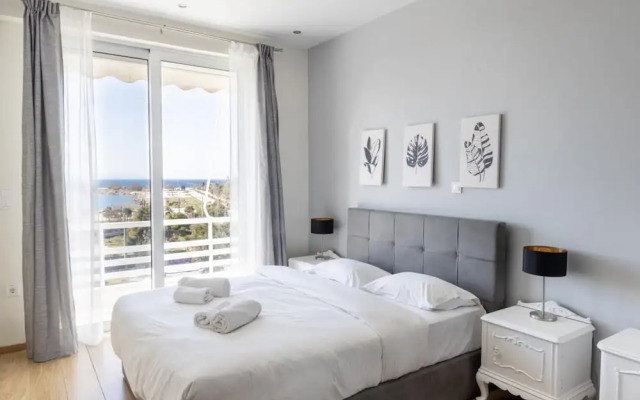 The View in Glyfada With 2 Bedrooms and 2 Bathrooms
