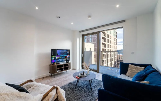 4 Guests - Close Airport - 25min Central London