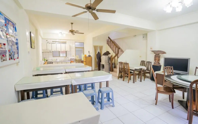 Fu Yen Homestay B&B
