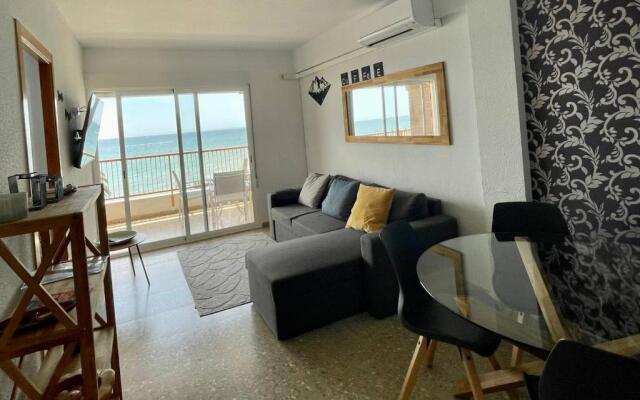 Sunflower residence first line by the sea