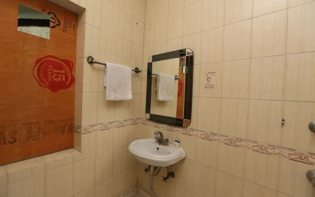 OYO 19452 Hotel Swift Inn