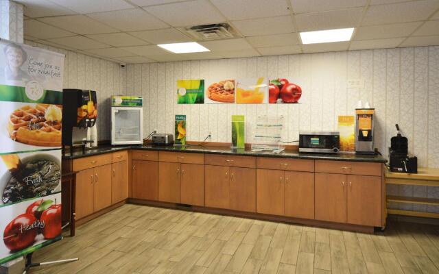 Quality Inn Alexis Rd