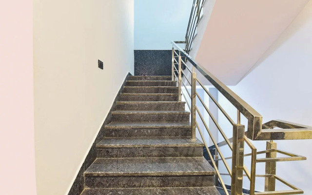 Fabhotel Pink Palace Raja Park