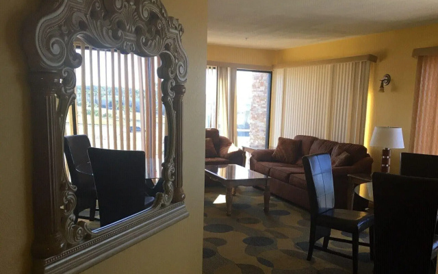 Marble Waters Hotel & Suites, Trademark by Wyndham
