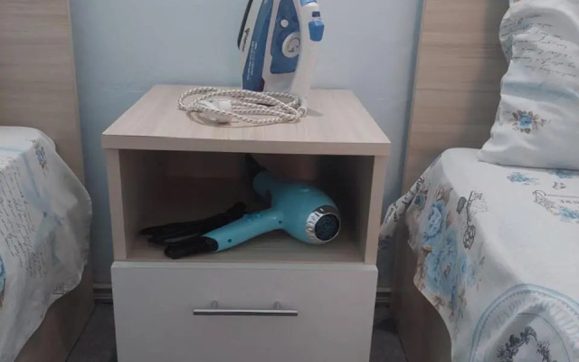 Sevan Em & Yu