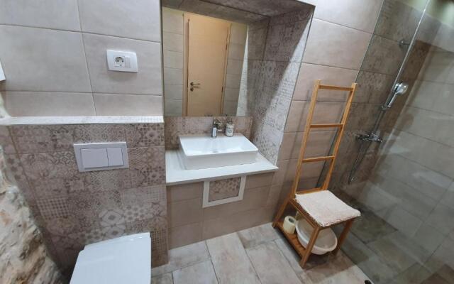 Rustic House Diklo 20m from the sea