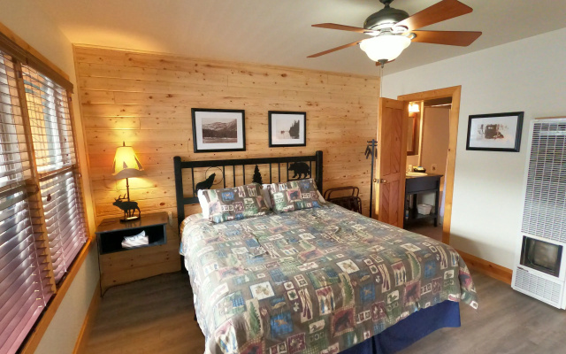Creekside Lodge