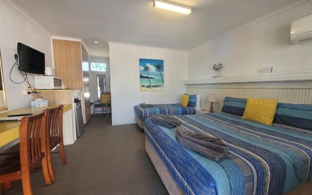 Boyne Island Motel and Villas