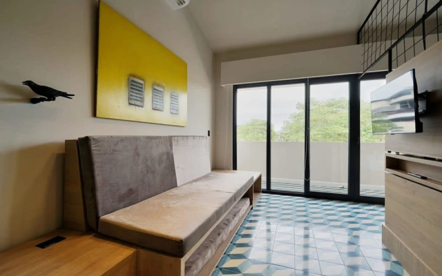 w Comfy Loft in Santa Ana
