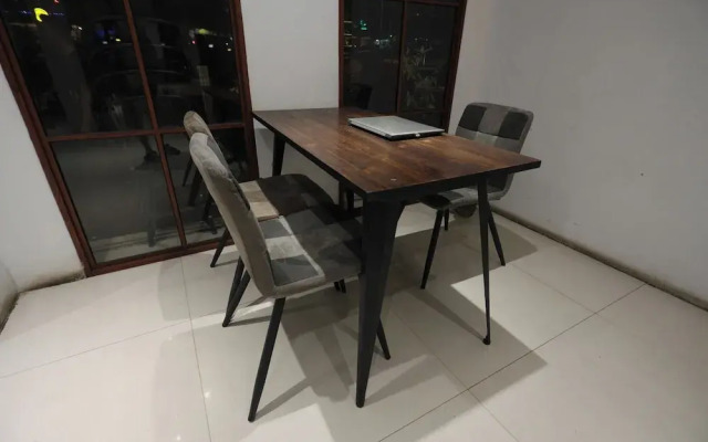 OYO 92988 City Room