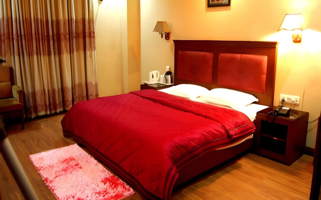 Hotel Diplomat Residency