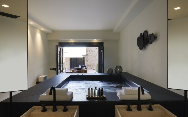 Villa with outdoor pool for 8 persons