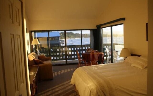 Sand Pebbles Inn