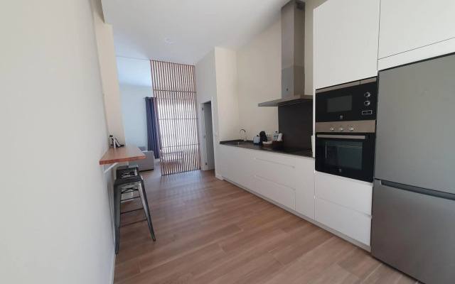 REDONDELA APARTMENTS - Bedroom, Bathroom & Kitchen