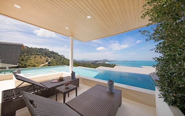 4BR-Luxurious Private Pool Villa Oasis