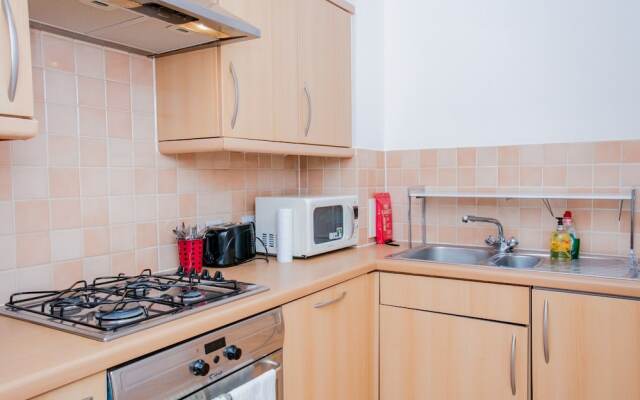 1 Bedroom Flat with Balcony Accommodates 4