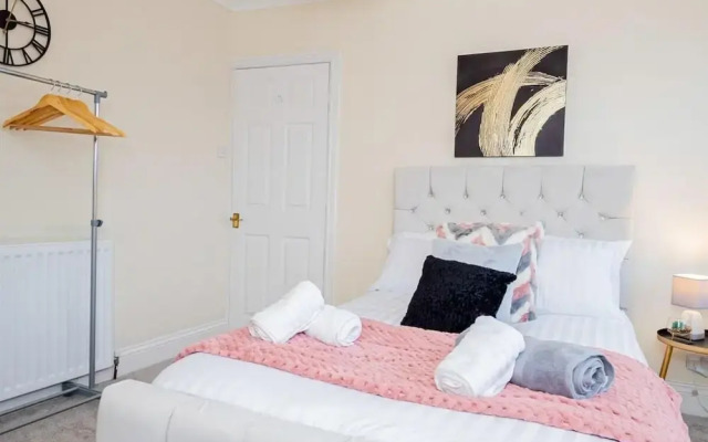 Cosy Birmingham House With 3 Bedrooms