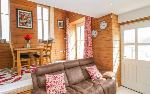 Avonside Cottage
