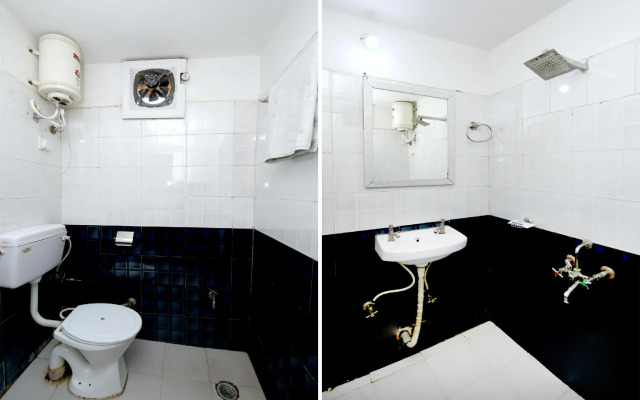 OYO 9305 Hotel Dwarika Inn