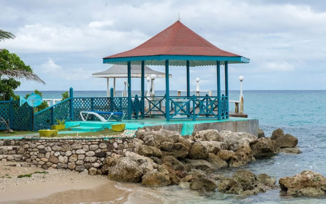 Tropical Beach Suite