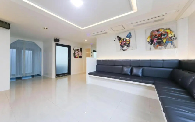 Gain Hotel