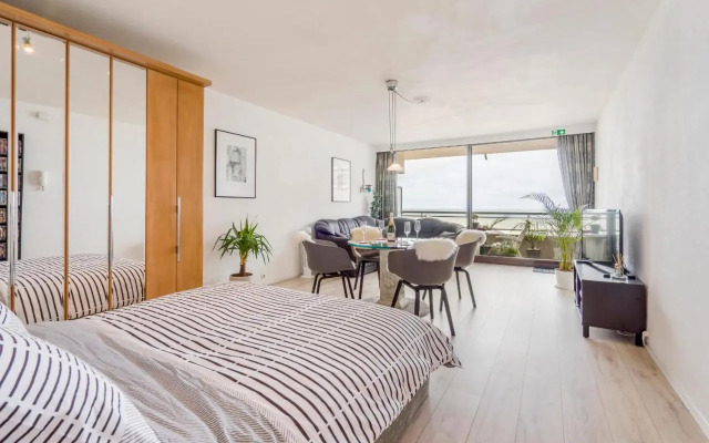 Luxueuze vakantiestudio met zeezicht en terras in Oostende