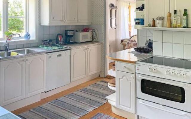 Three-Bedroom Holiday home in Gamleby 2