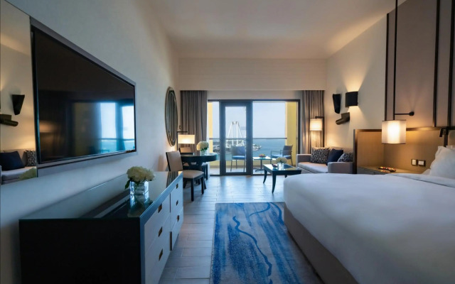 Amwaj Rotana, Jumeirah Beach