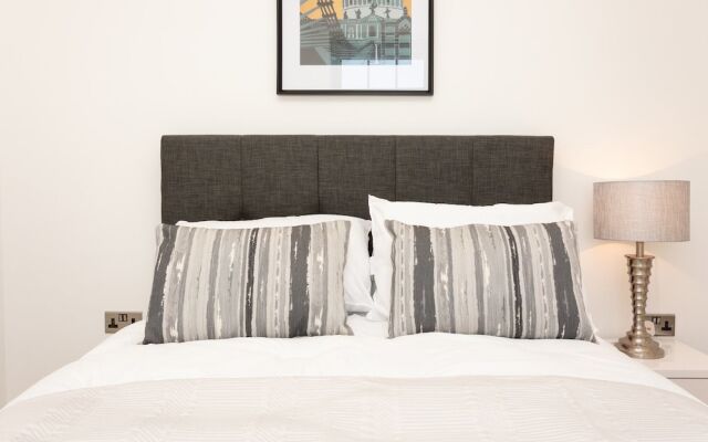 New High Spec 2bed Townhouse in Bath N.4