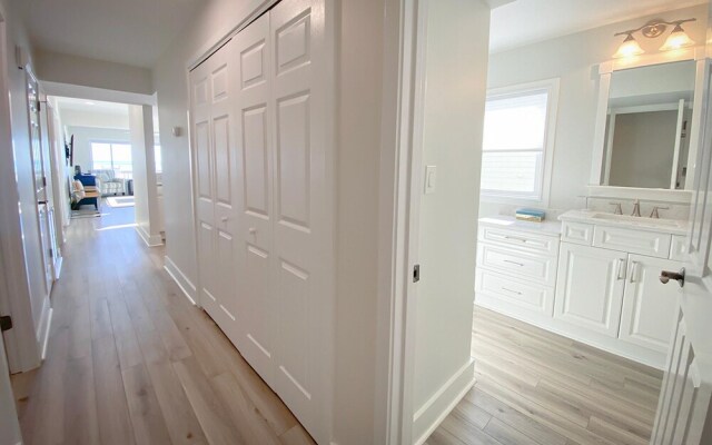 Aqua Vista by Sea Scape Properties