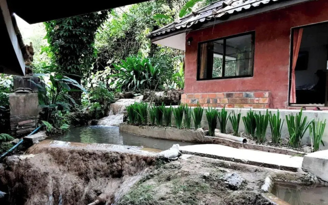 The Cascade - Mae Taeng Waterfall Bungalows