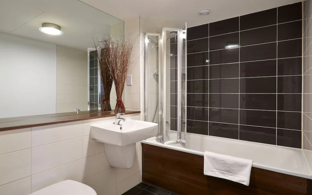 Skyline Plaza by Viridian Apartments