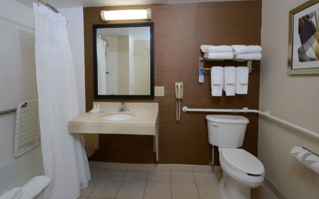 Fairfield Inn & Suites Roanoke North