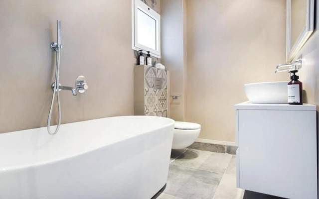 Architect Luxurious 2BR in Ruppin street by HolyGuest